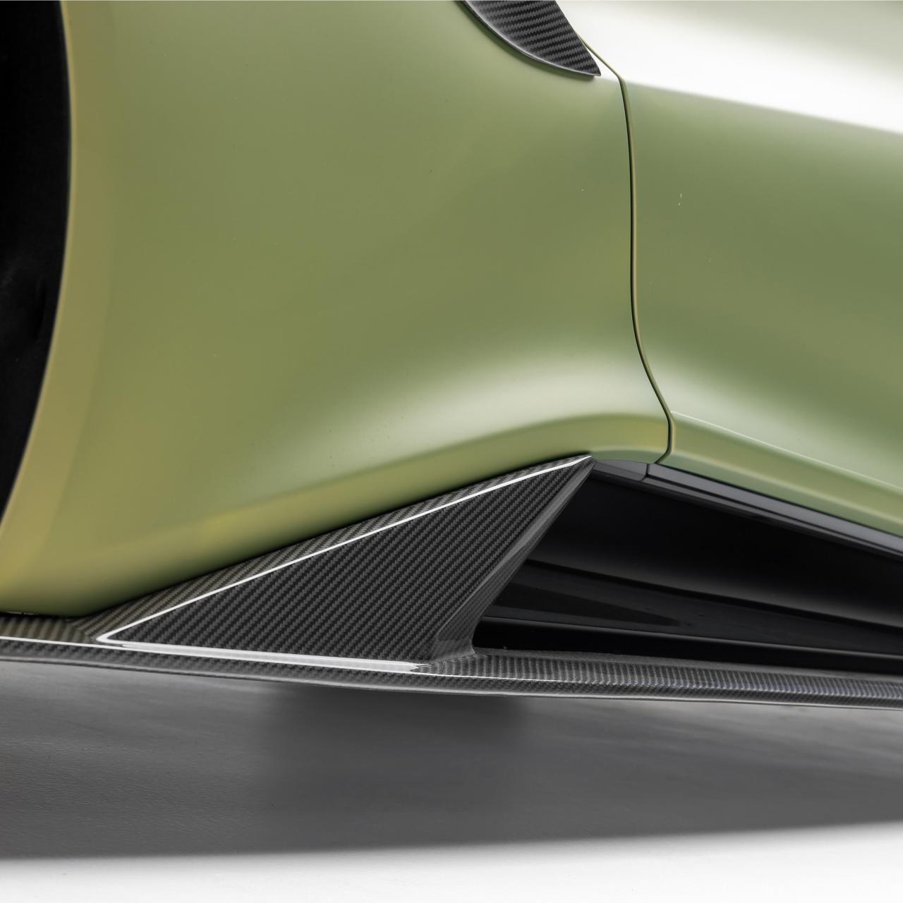 https://vorsteiner.com/cdn/shop/files/Lotus-emira-LR-52_carbonfiberaeroprogram_sideskirts_4.jpg?v=1756507016&width=3000